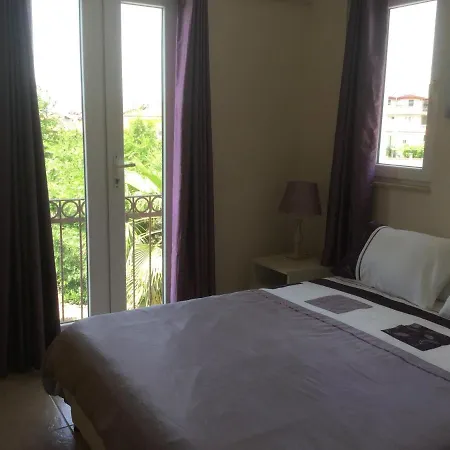 Vila Amber With Private Garden And Pool