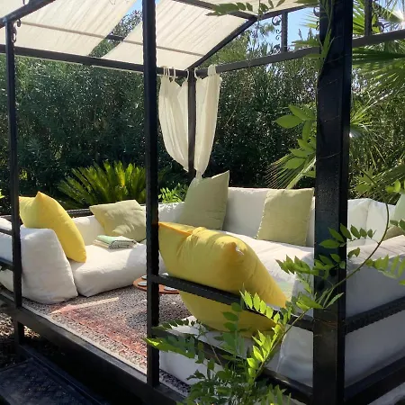 Amber With Private Garden And Pool Vila *